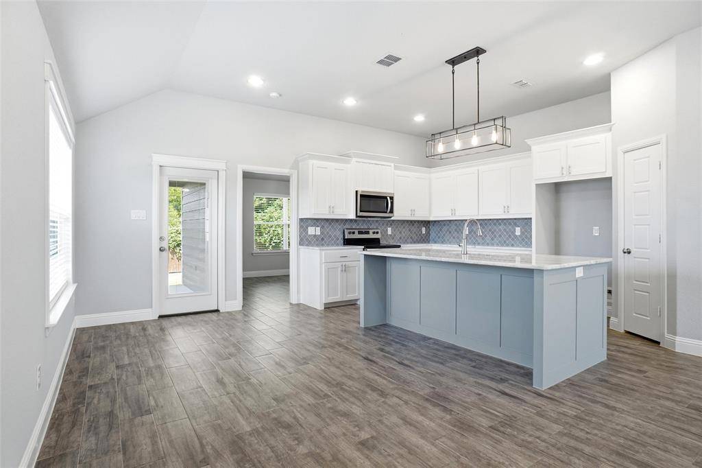103 Clover Circle, Weatherford, TX 76086