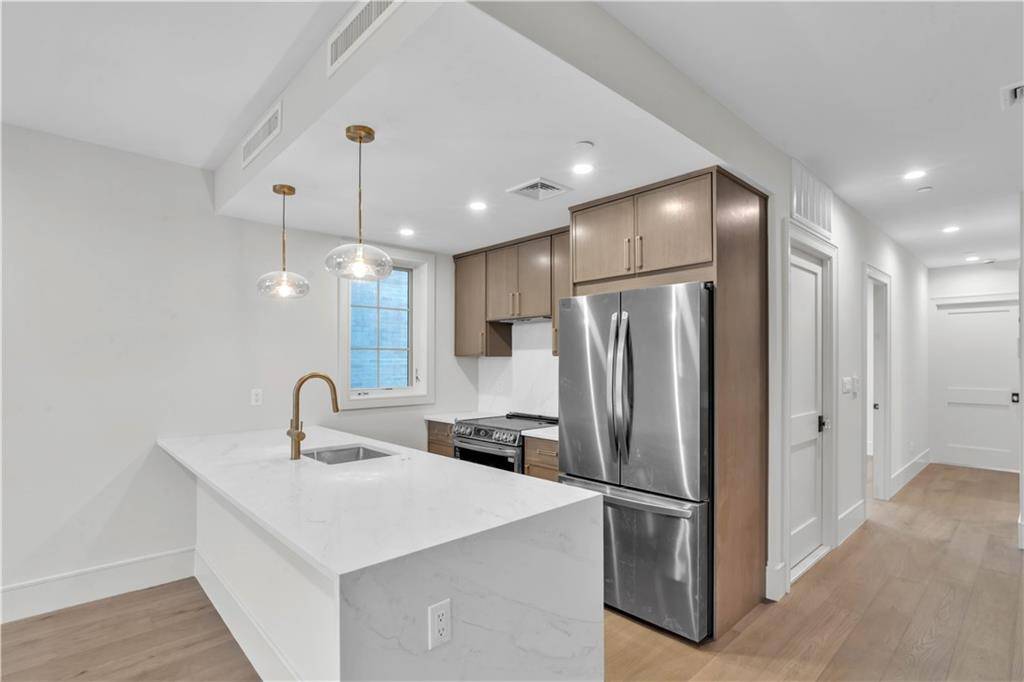 372 92nd ST #1B, Brooklyn, NY 11209