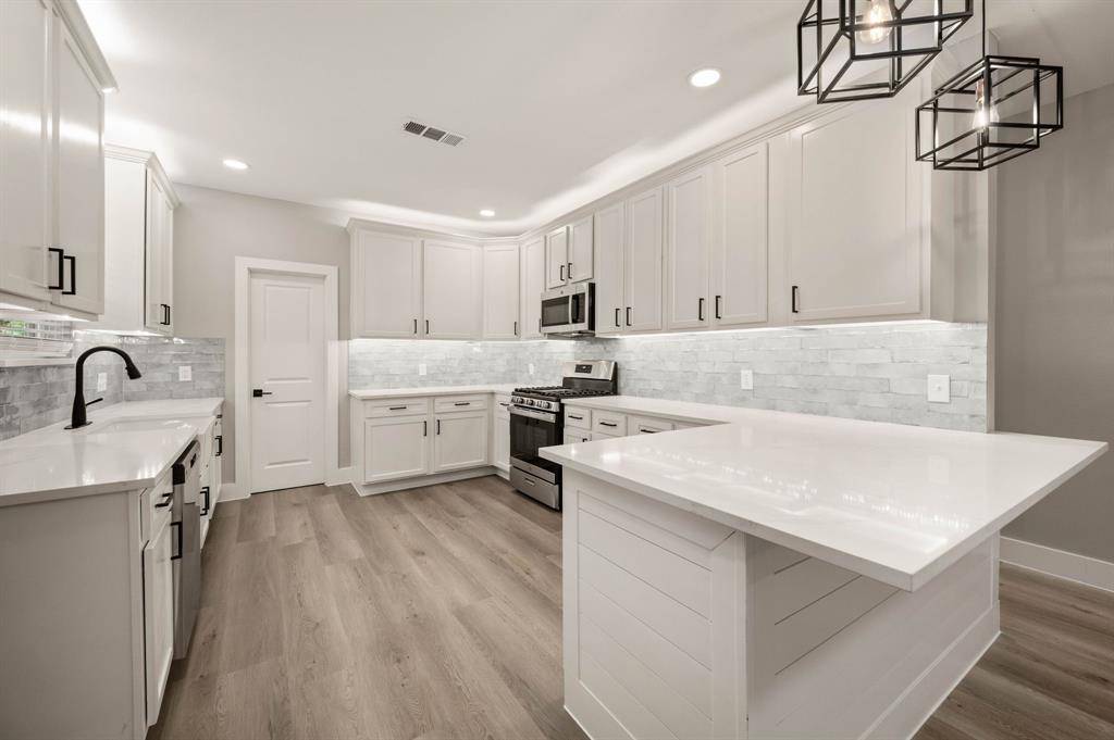 3329 Hemphill Street, Fort Worth, TX 76110