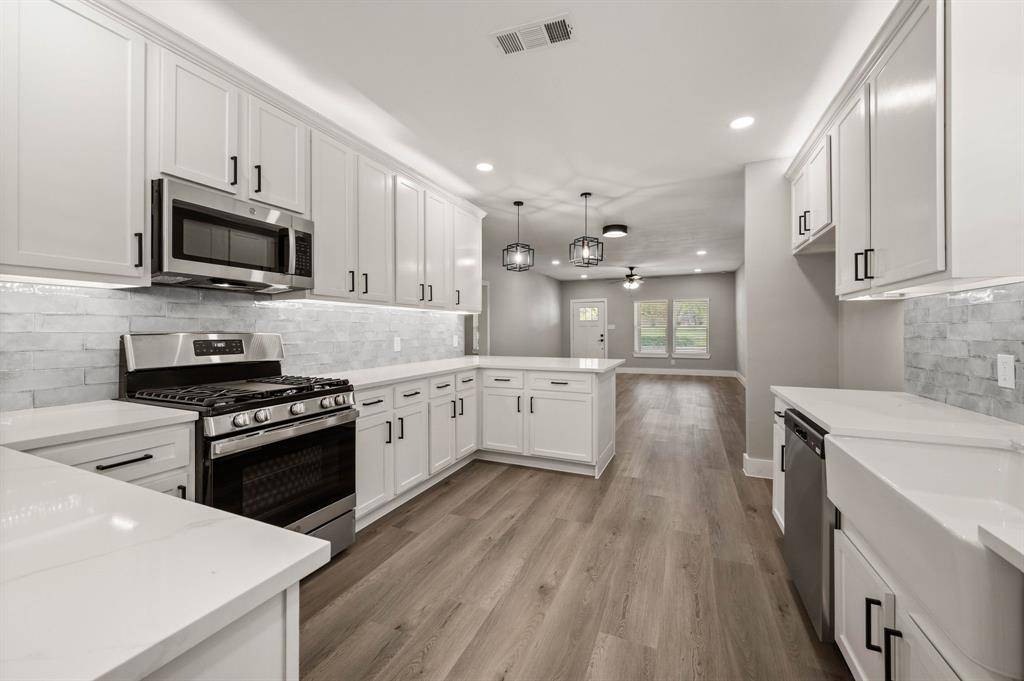 3329 Hemphill Street, Fort Worth, TX 76110