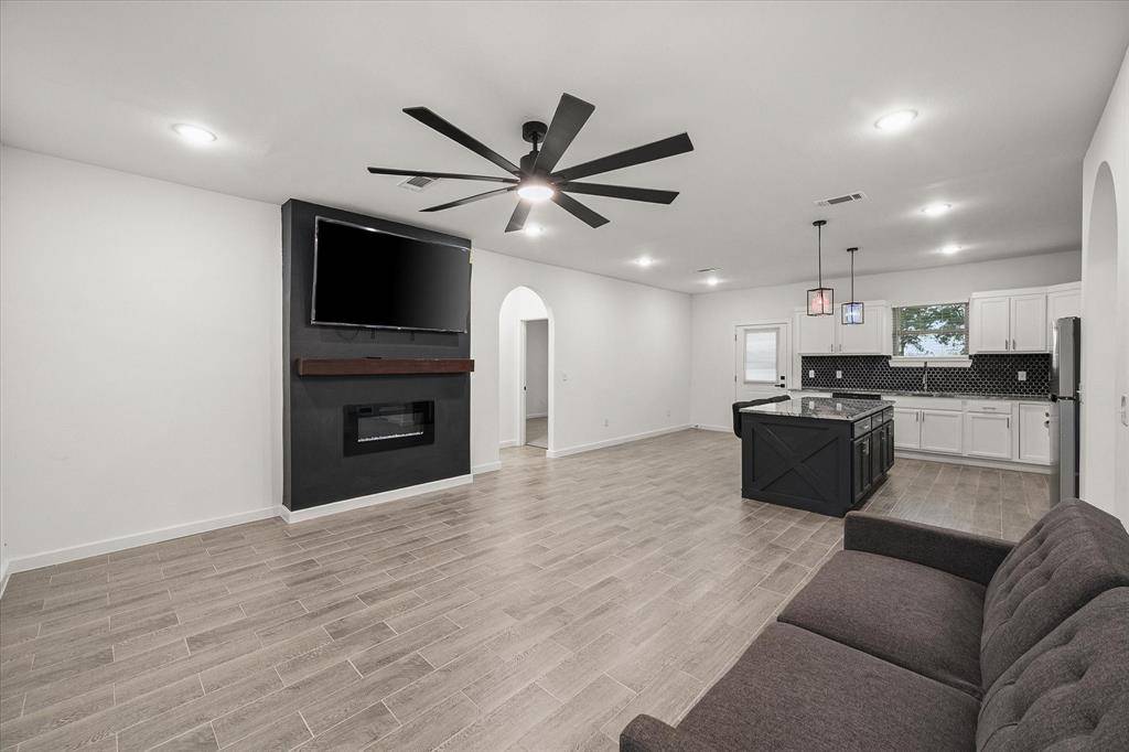 6771 NW County Road 1146, Barry, TX 75102