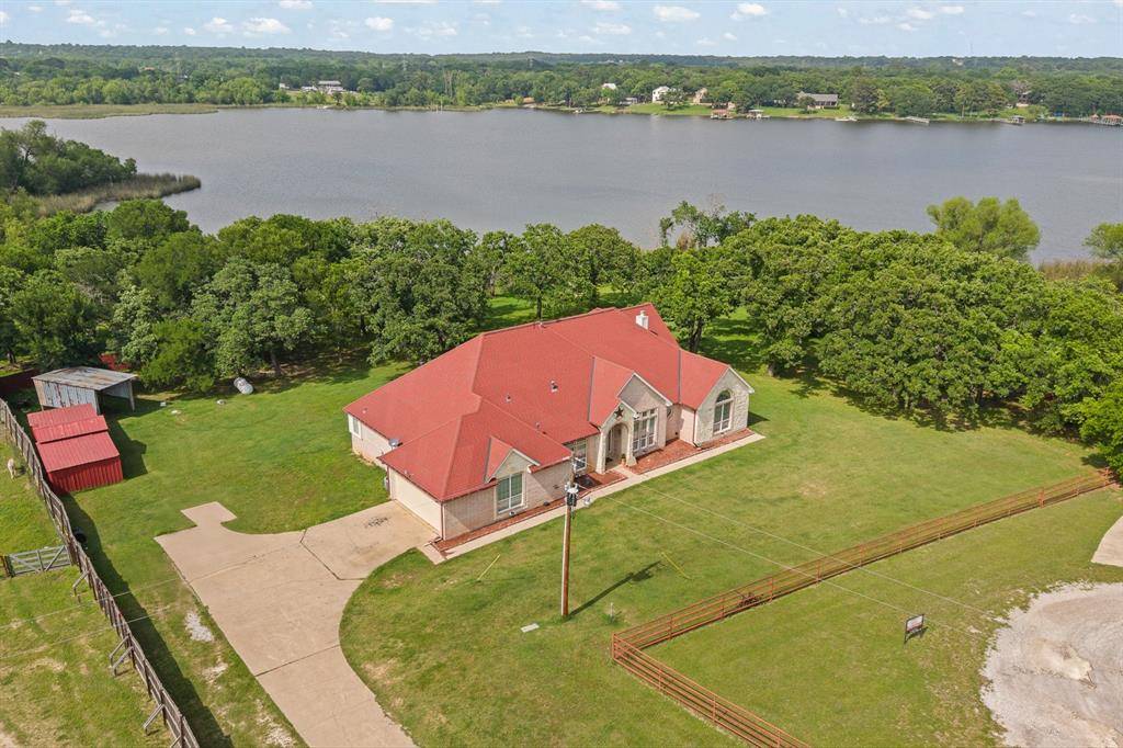 1701 W Lake Shore Drive, Alvarado, TX 76009