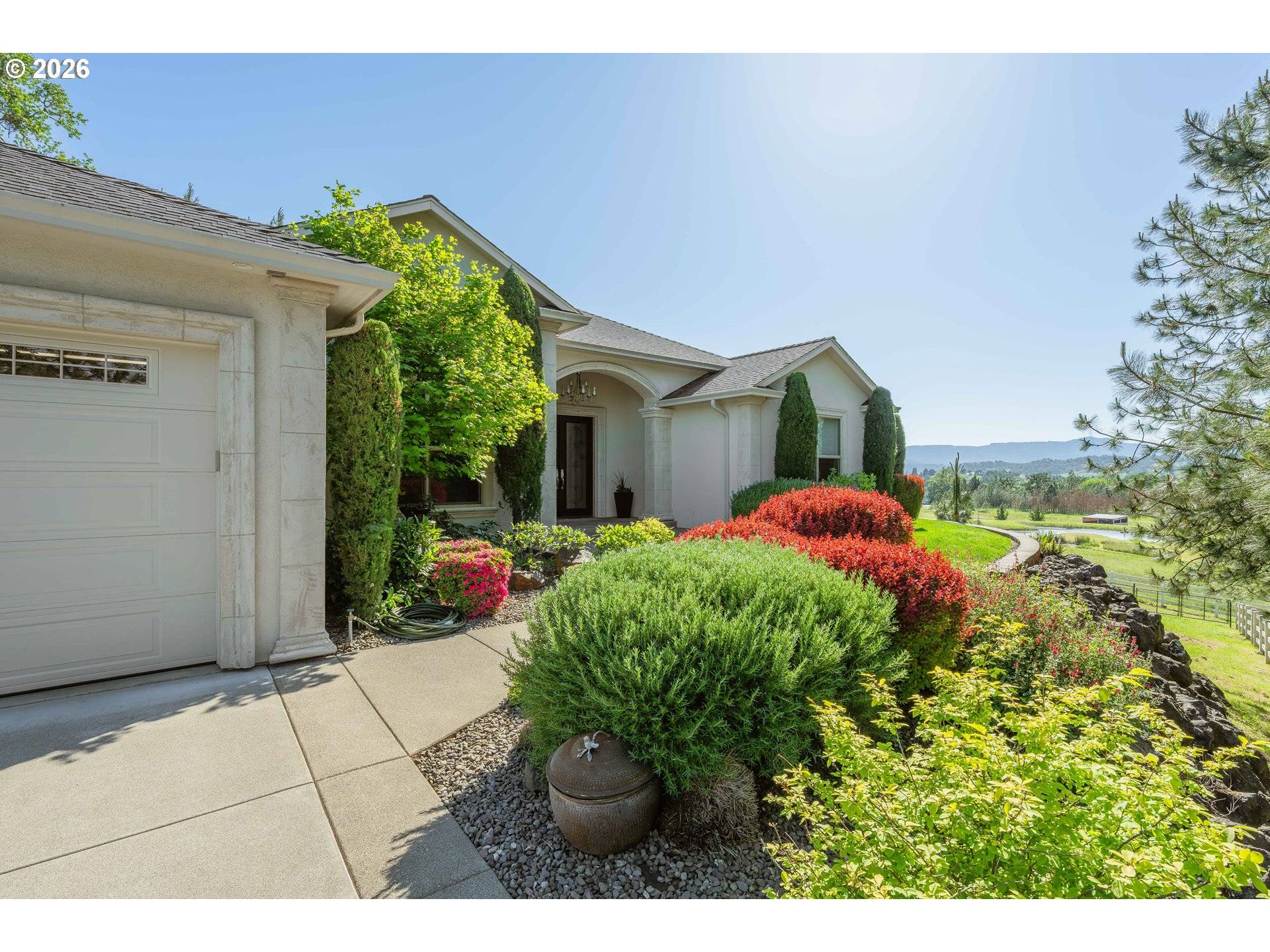 585 PEGASUS LN, Roseburg, OR 97471