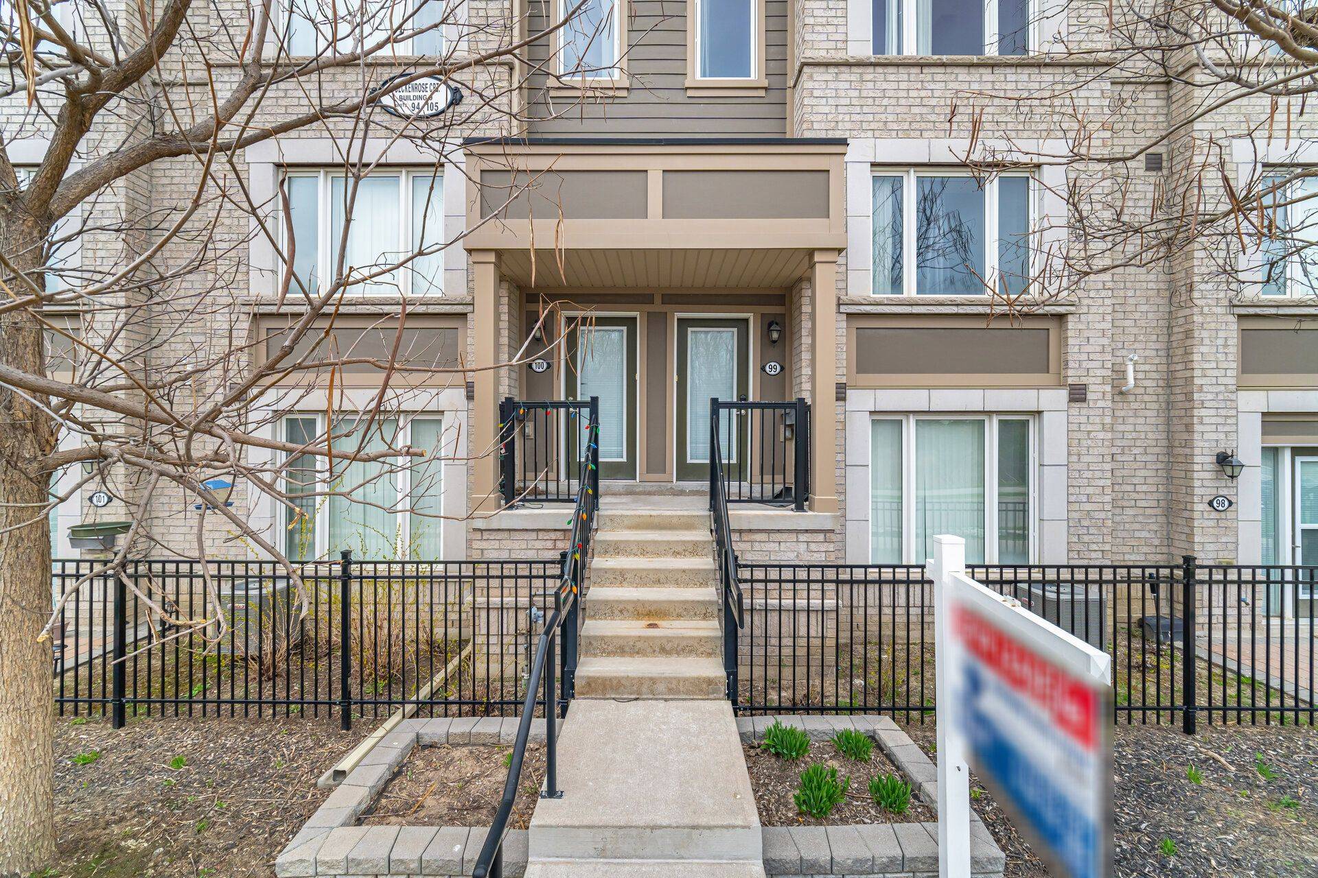1 Beckenrose CT #99, Brampton, ON L6Y 6G2