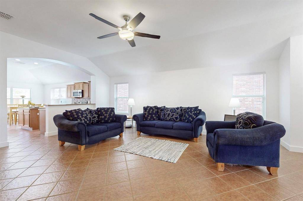 1008 Talpa Lane, Forney, TX 75126