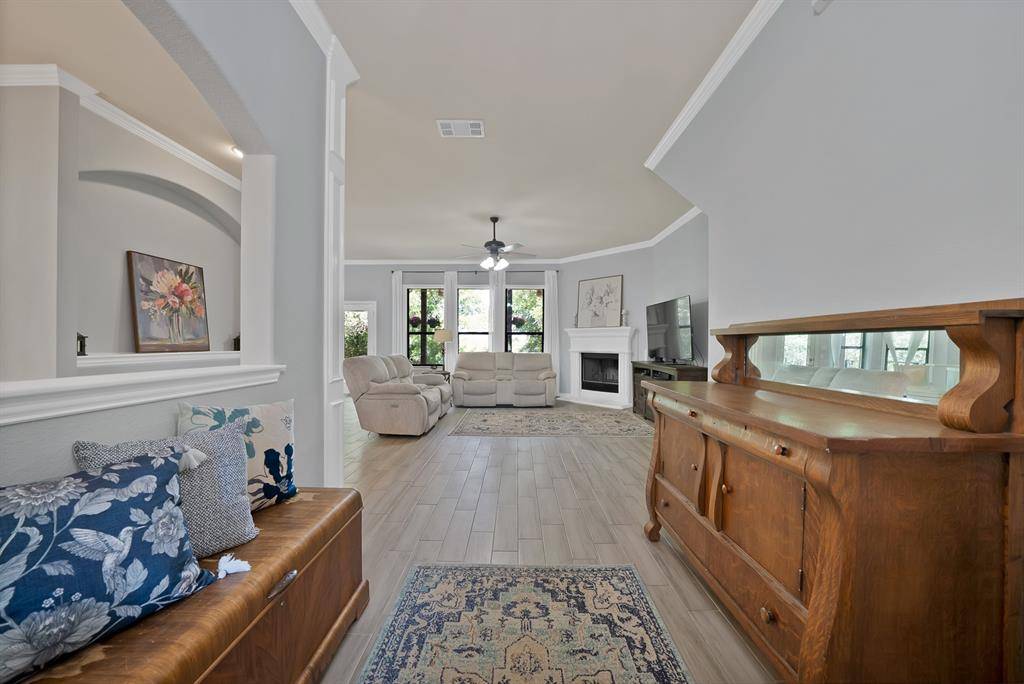 402 Valley View Court, Aledo, TX 76008