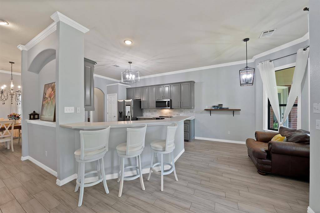 402 Valley View Court, Aledo, TX 76008