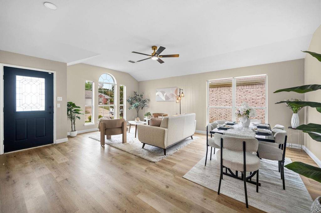 837 Morgan Drive, Burleson, TX 76028