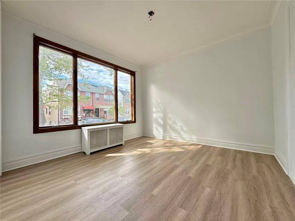 81 Bay 7th ST, Brooklyn, NY 11228