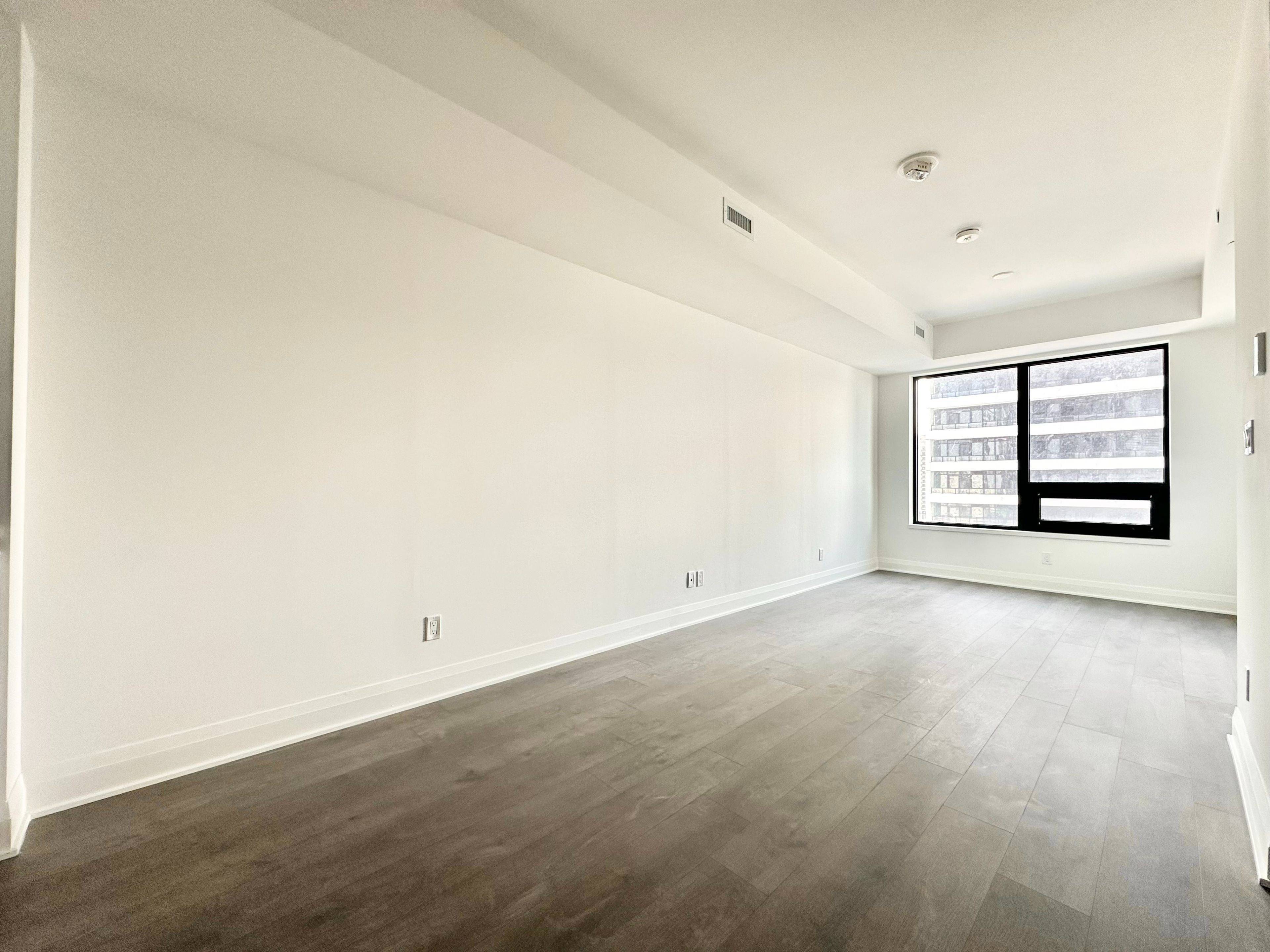 2 Erskine RD #2906, Mississauga, ON L5B 0S1