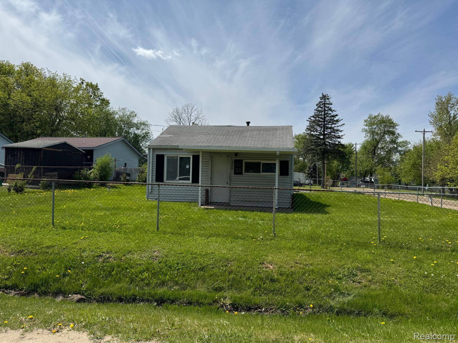 8325 Walter ST, Genesee Charter Township, MI 48458