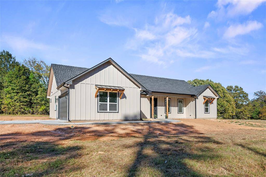 1370 County Road 1660, Alba, TX 75410