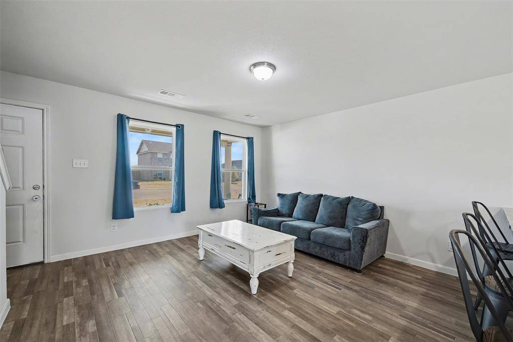 3557 Chestnut Oak Drive, Dallas, TX 75253