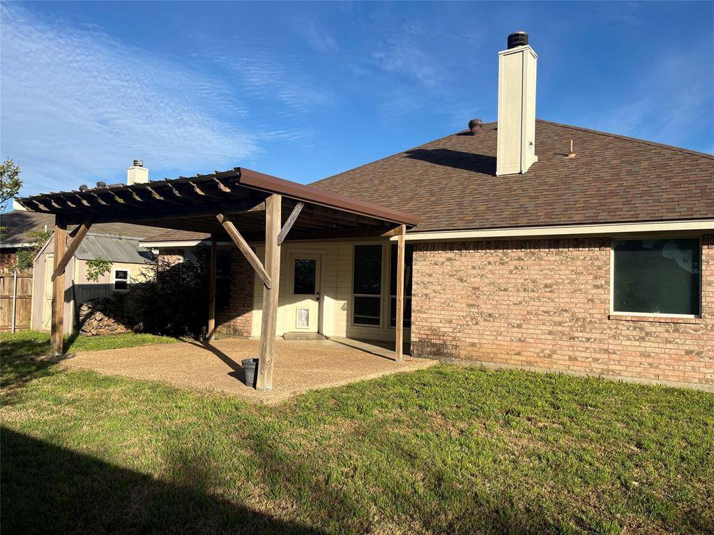 221 Rose Avenue, Cleburne, TX 76033