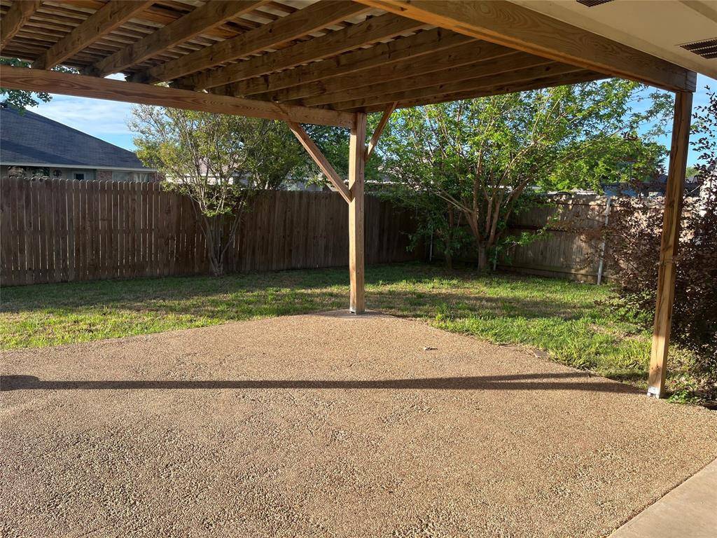 221 Rose Avenue, Cleburne, TX 76033