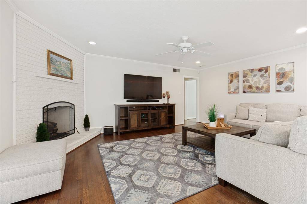 6935 Kingsbury Drive, Dallas, TX 75231