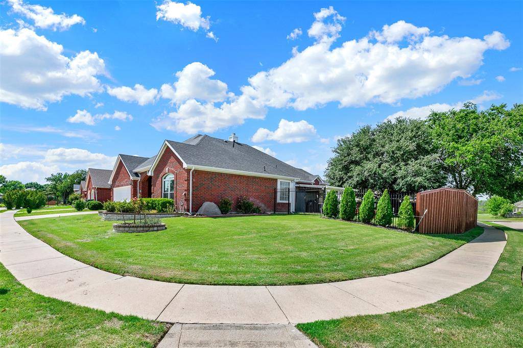 409 Jennifer Lane, Arlington, TX 76002