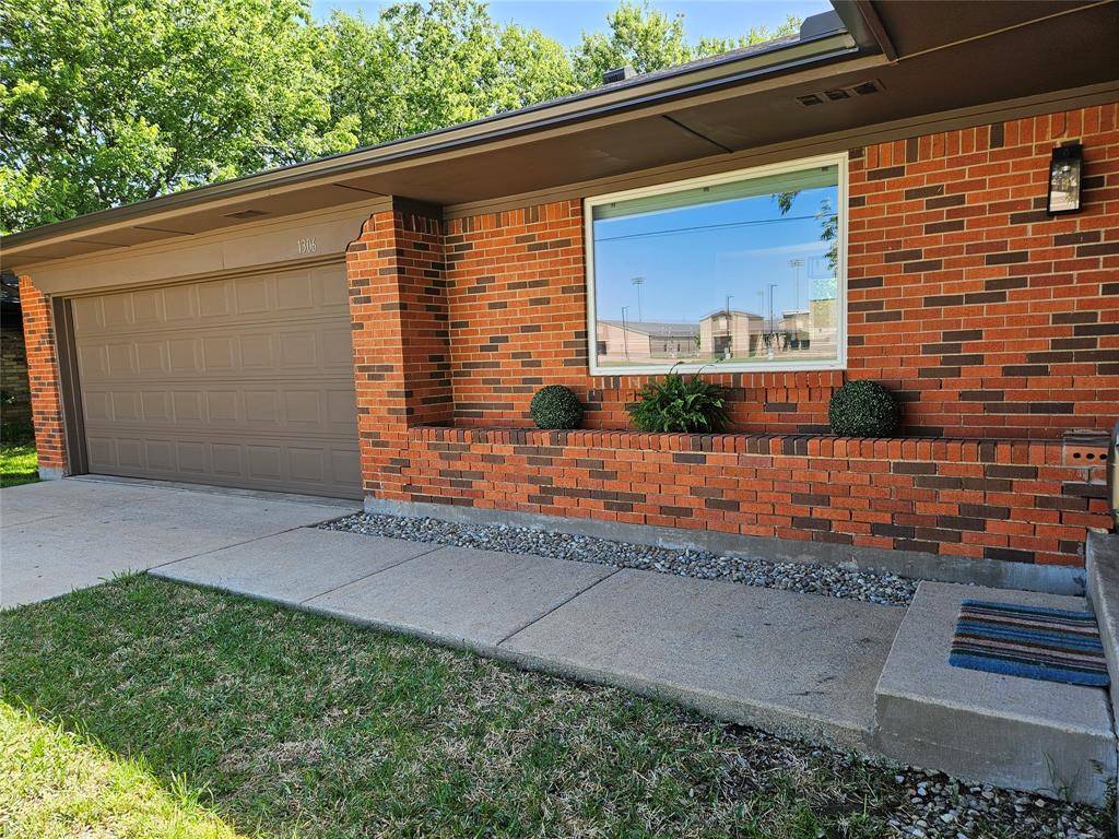 1306 N Powell Parkway, Anna, TX 75409