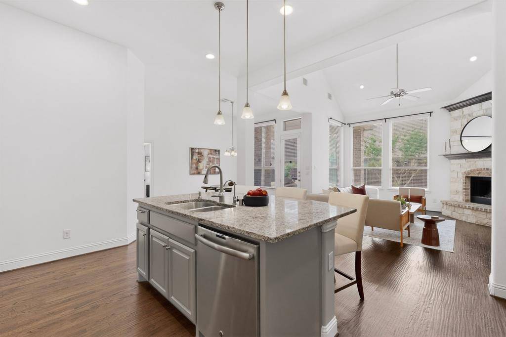 604 Warwick Boulevard, Lewisville, TX 75056