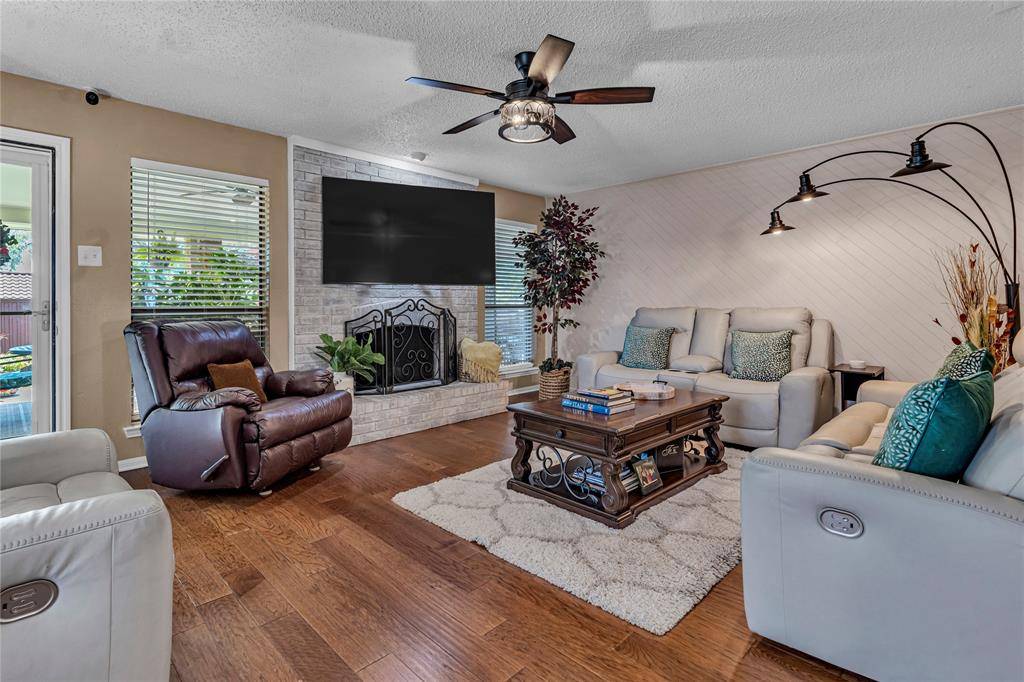 1732 Mayflower Drive, Carrollton, TX 75007
