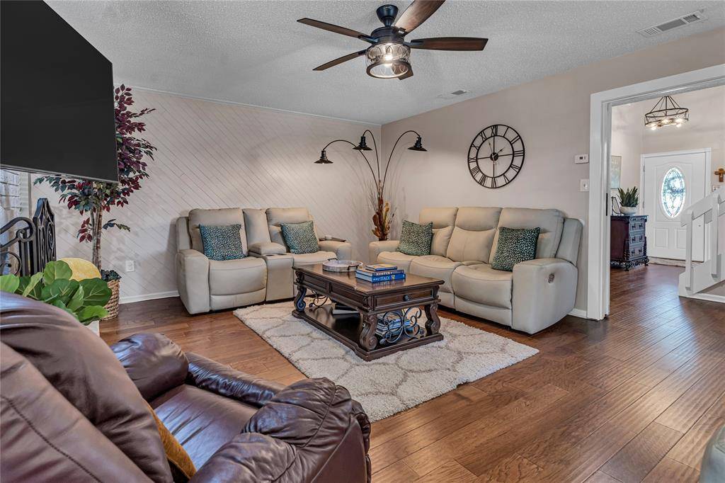 1732 Mayflower Drive, Carrollton, TX 75007