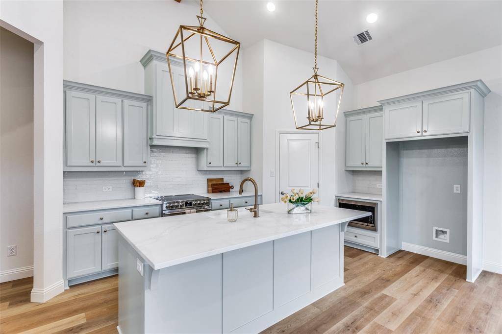 912 Triple Crown Court, Willow Park, TX 76087