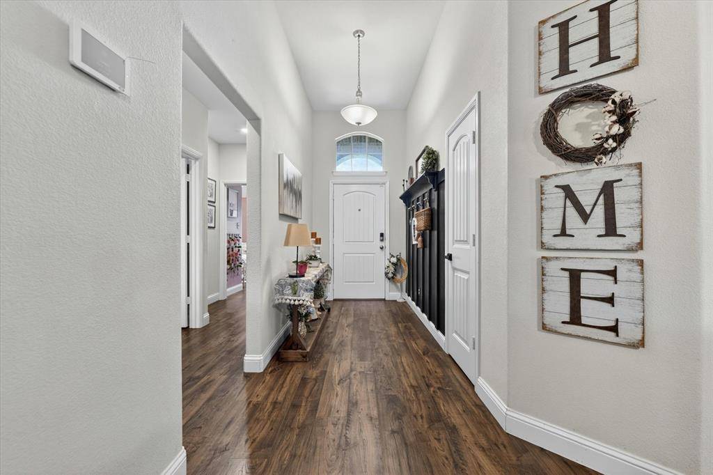 833 Rutherford Drive, Crowley, TX 76036