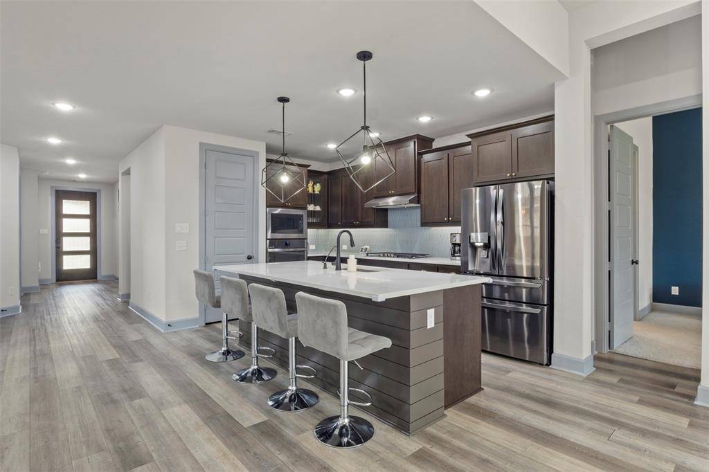 1913 Braided Mane Avenue, Aubrey, TX 76227