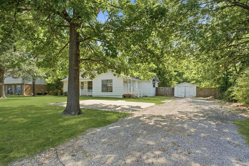 1800 Island Bayou, Bonham, TX 75418