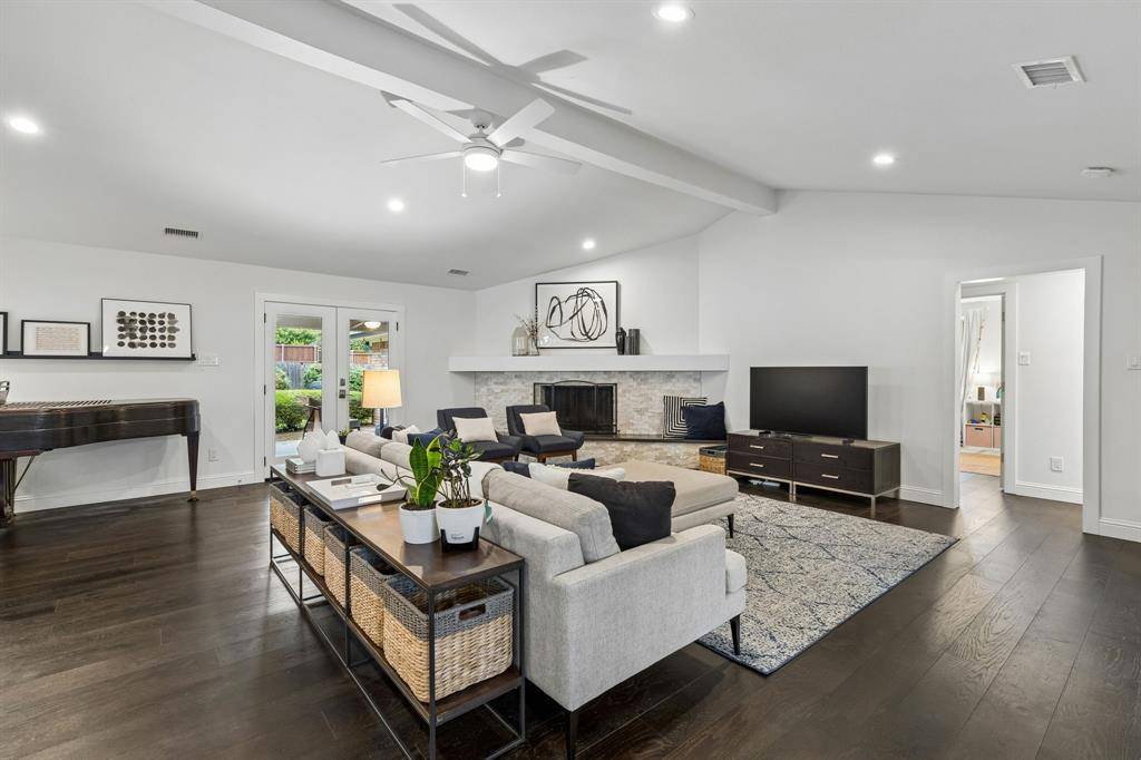 9515 Robin Meadow Drive, Dallas, TX 75243