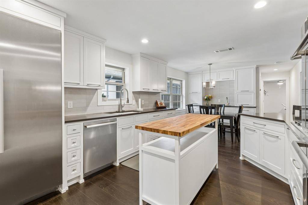 9515 Robin Meadow Drive, Dallas, TX 75243
