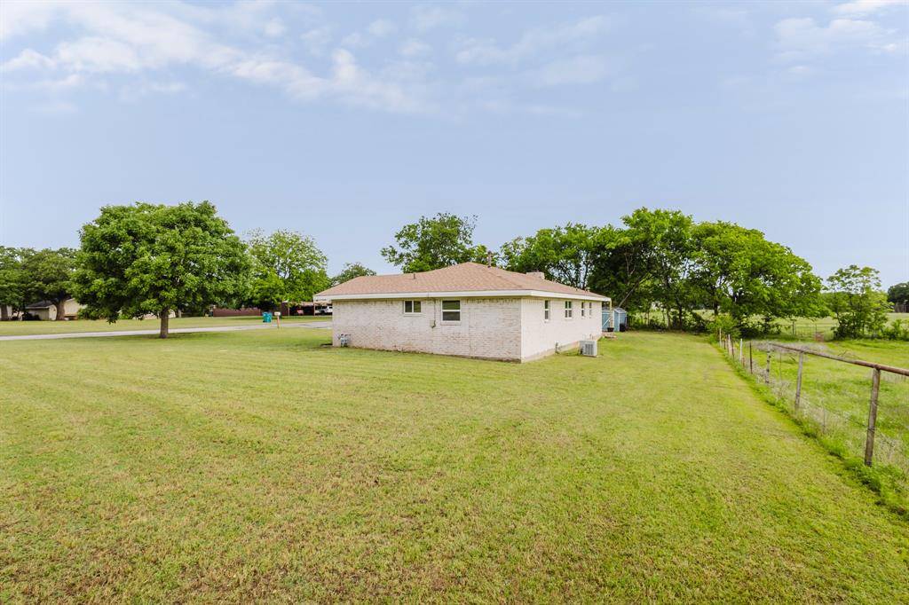 902 Fannin Street, Nocona, TX 76255