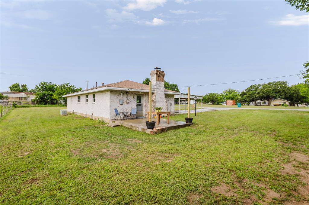 902 Fannin Street, Nocona, TX 76255