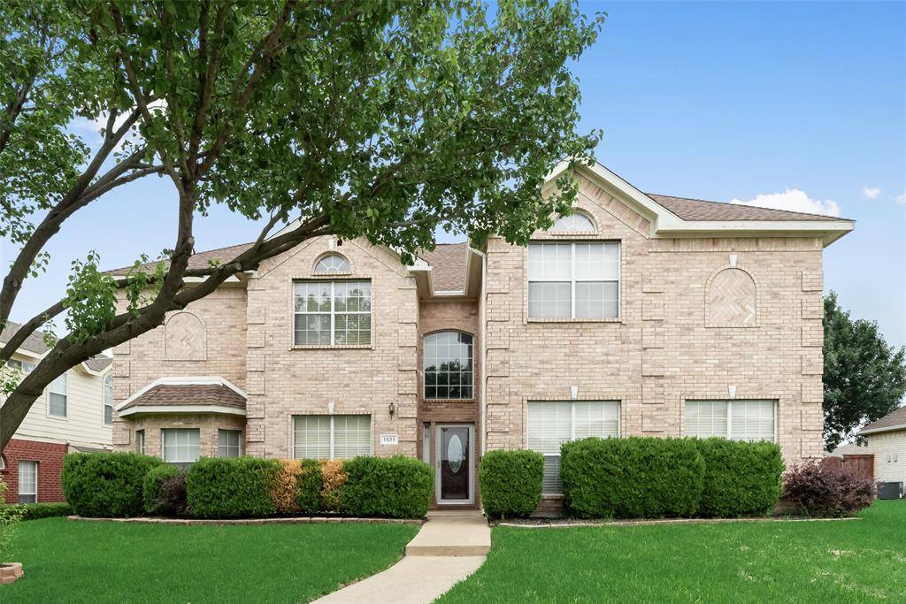 1521 Mountain Laurel Lane, Desoto, TX 75115