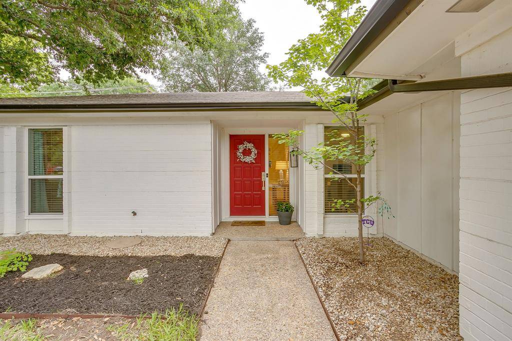 6413 Whitman Avenue, Fort Worth, TX 76133
