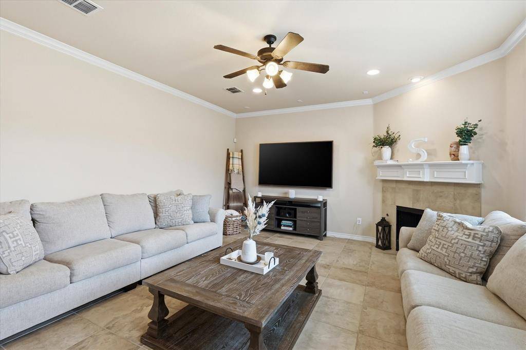 2825 Treasure Cove Drive, Lewisville, TX 75056