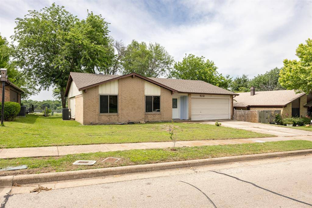 722 Meadowglen Drive, Duncanville, TX 75137