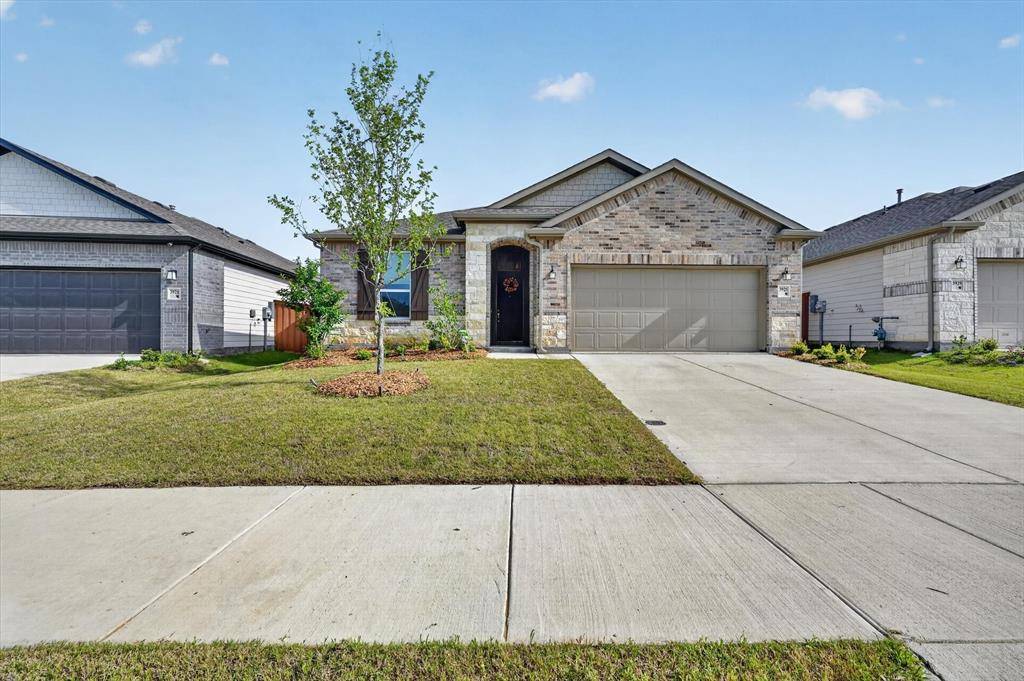 3925 Belleview Place, Crandall, TX 75114