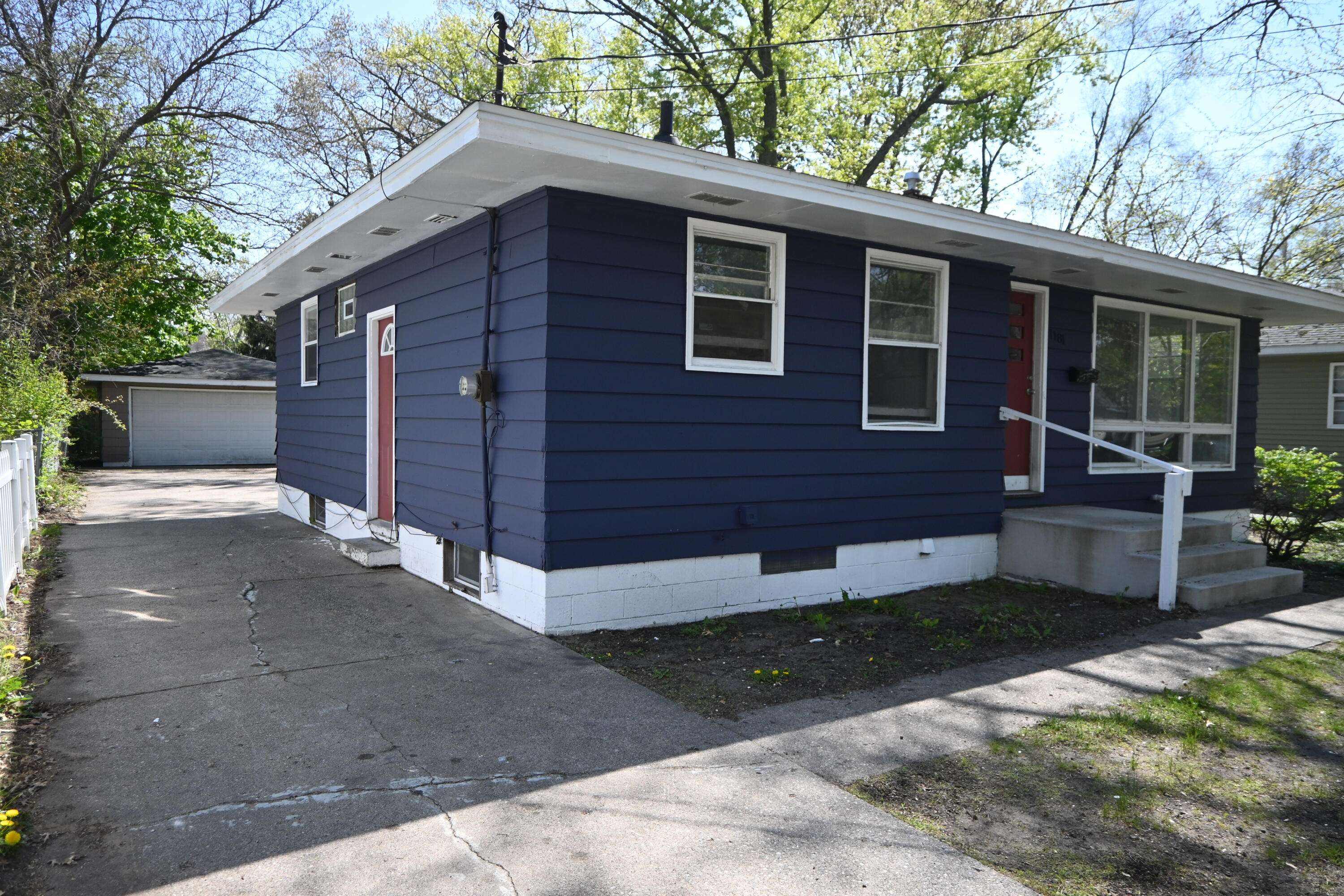 1181 Allen AVE, Muskegon City, MI 49442