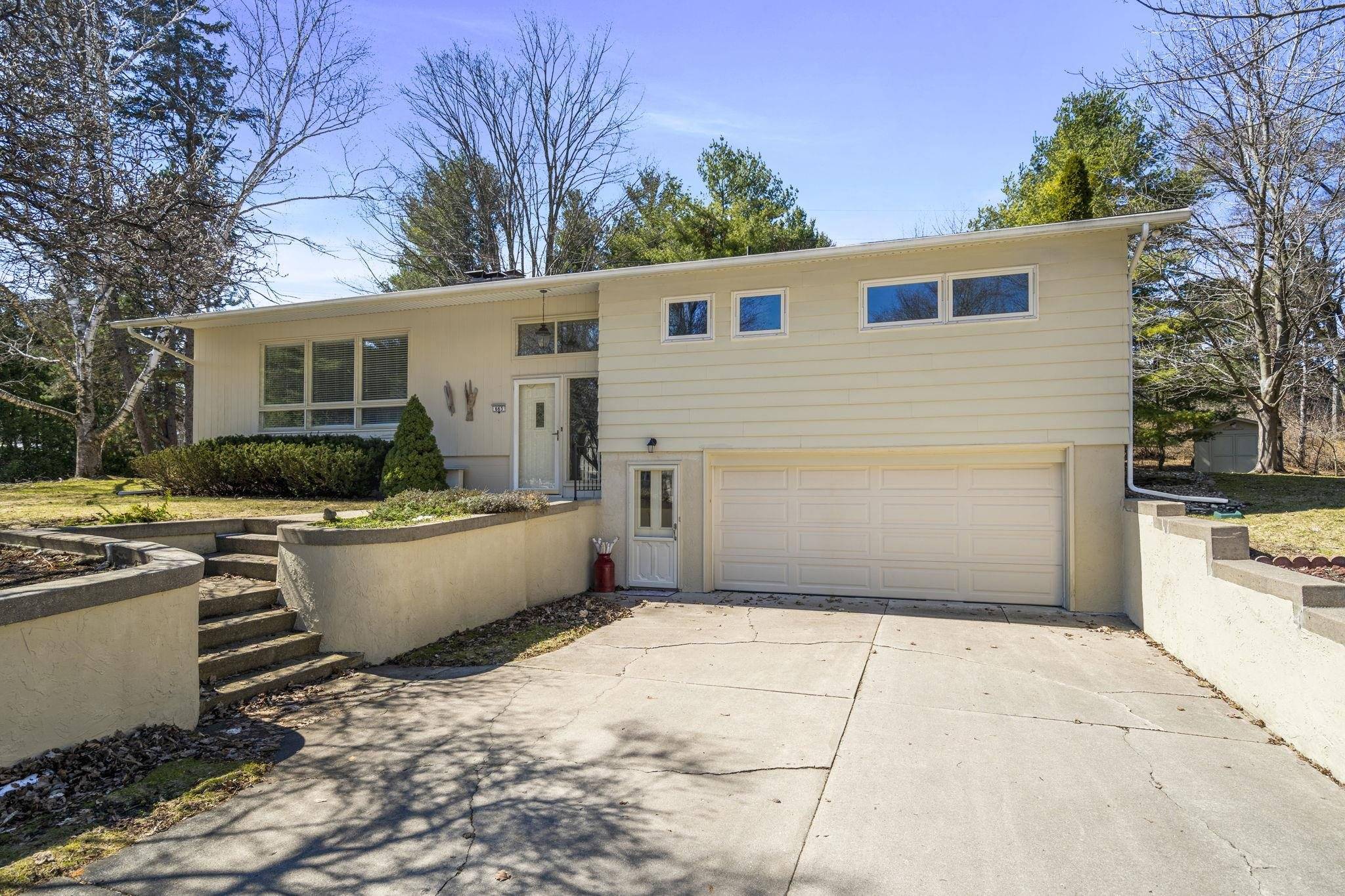 663 W Orchard DR, Traverse City, MI 49686