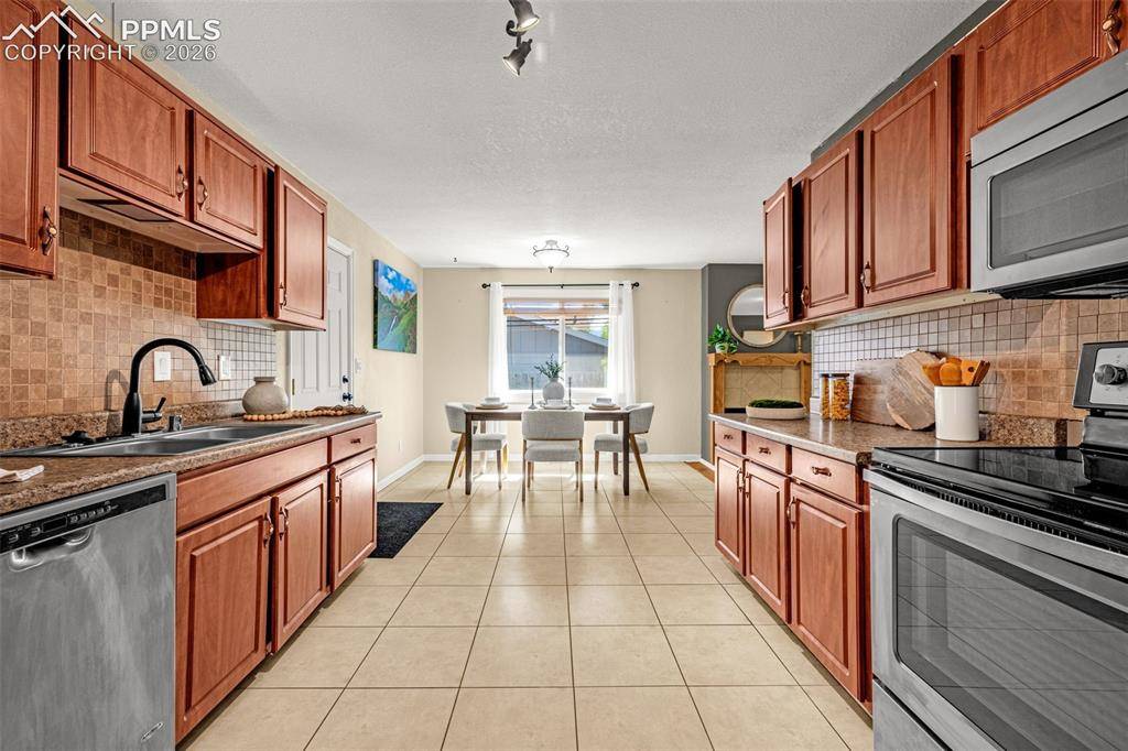 1422 Rushmore DR, Colorado Springs, CO 80910