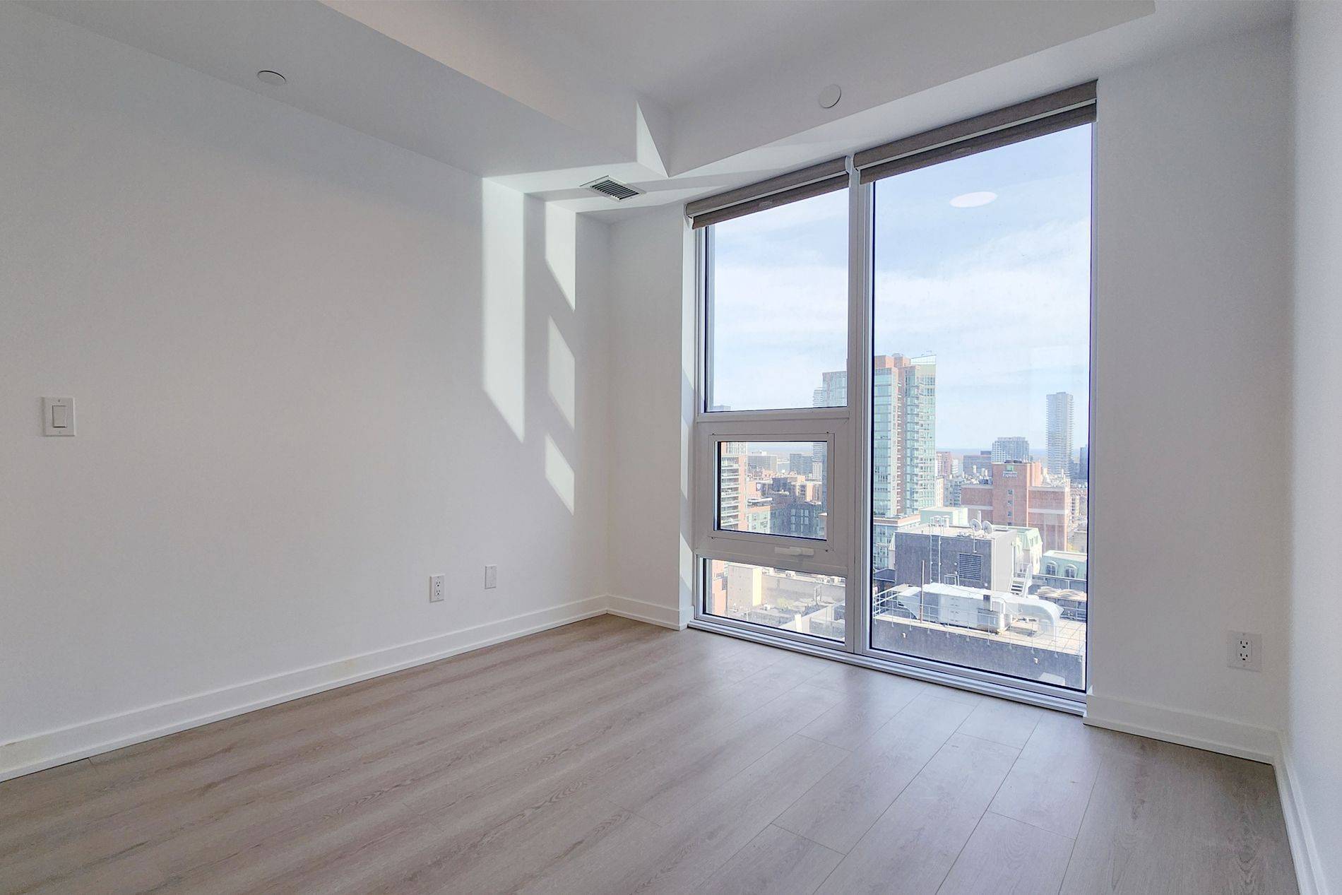 100 Queen ST E #2008, Toronto C08, ON M5C 0B5