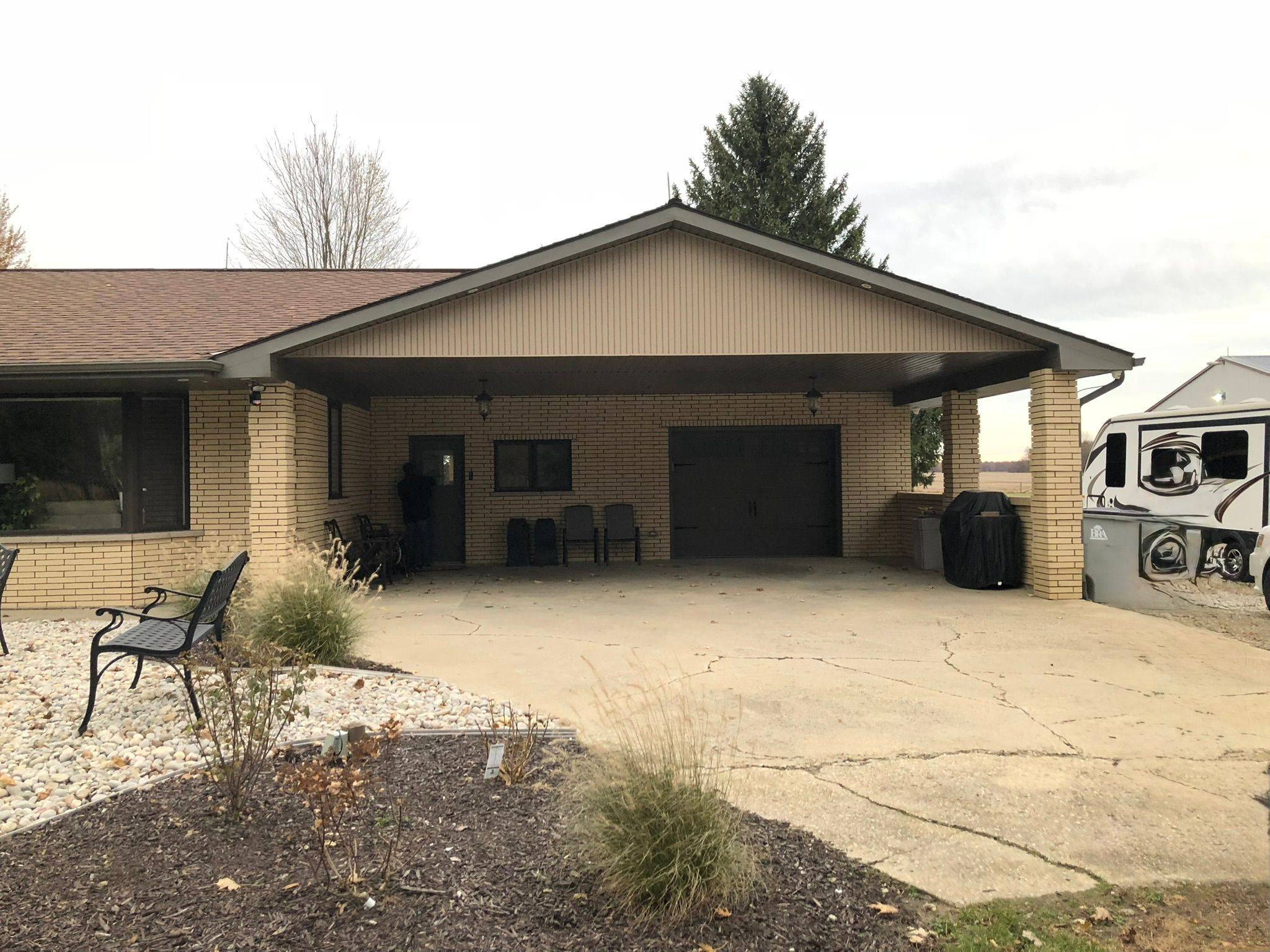 992 McCready RD, Dawn-euphemia, ON N0P 1C0
