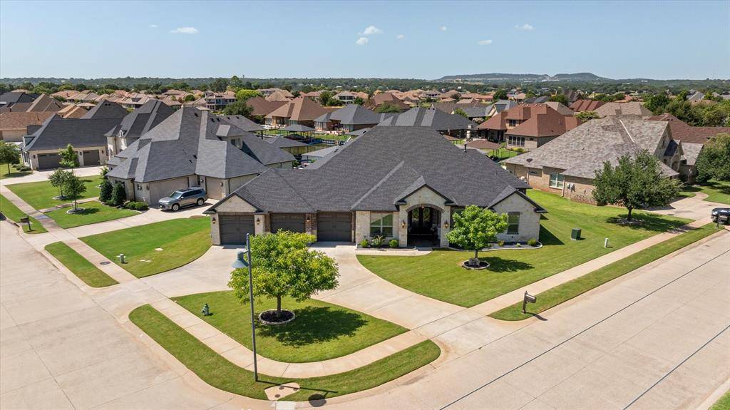 1112 Sunset Bay Drive, Granbury, TX 76048