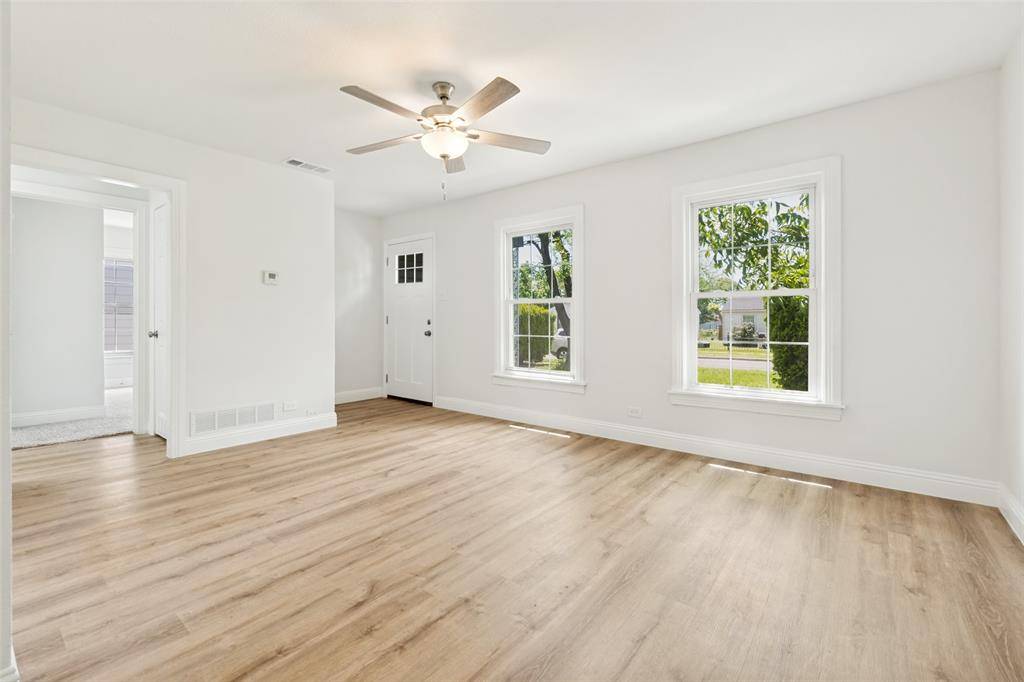6427 Howard Avenue, Dallas, TX 75227