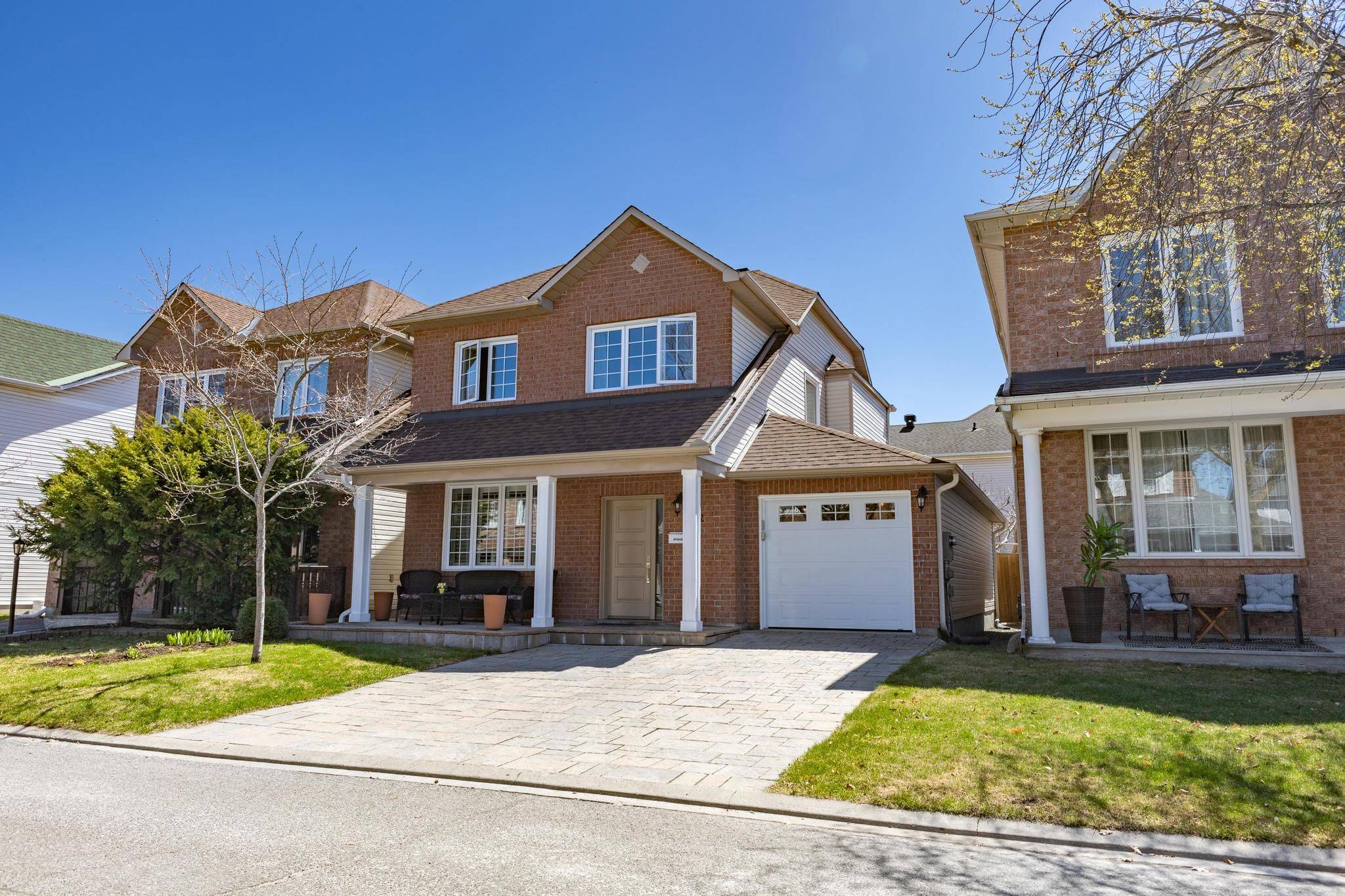 32 Stonepointe AVE, Barrhaven, ON K2G 6G4
