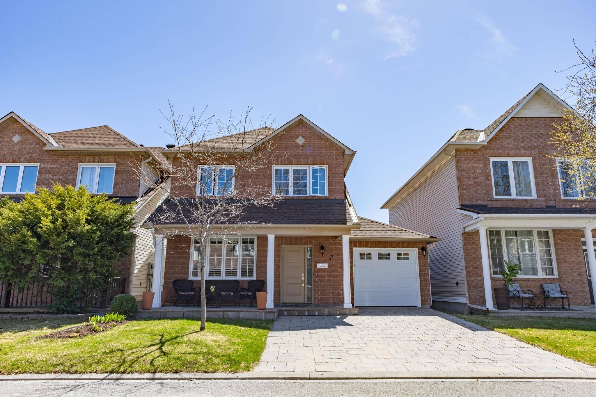 32 Stonepointe AVE, Barrhaven, ON K2G 6G4