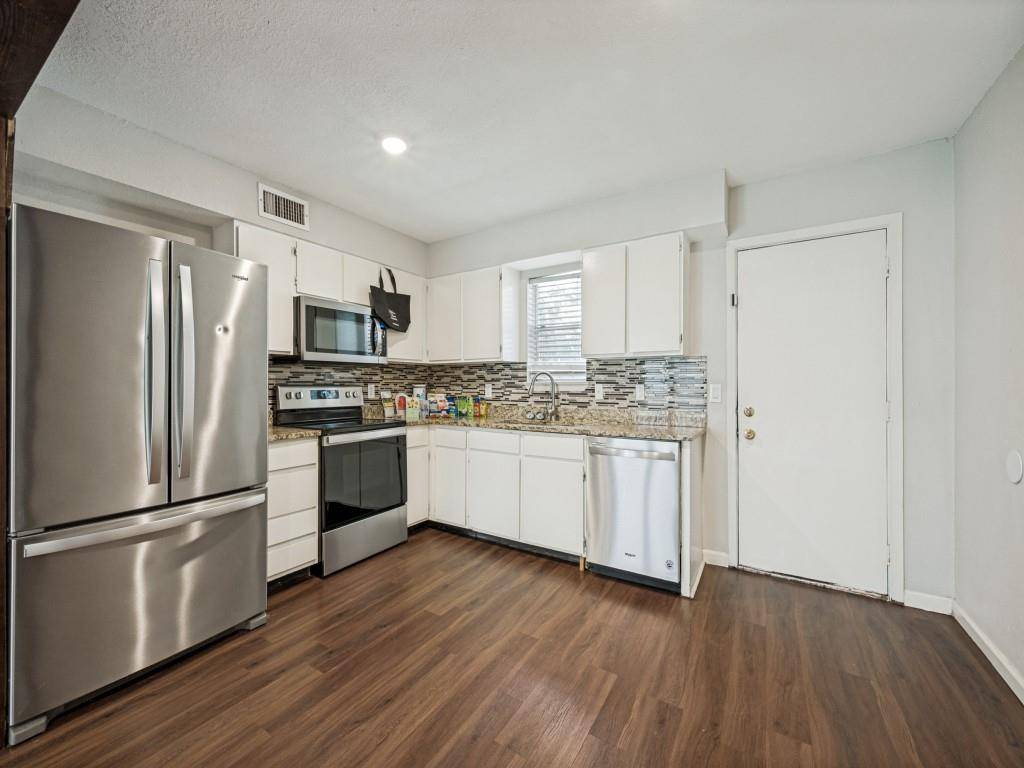 1122 N Center Street N #1122 and #1124, Arlington, TX 76011