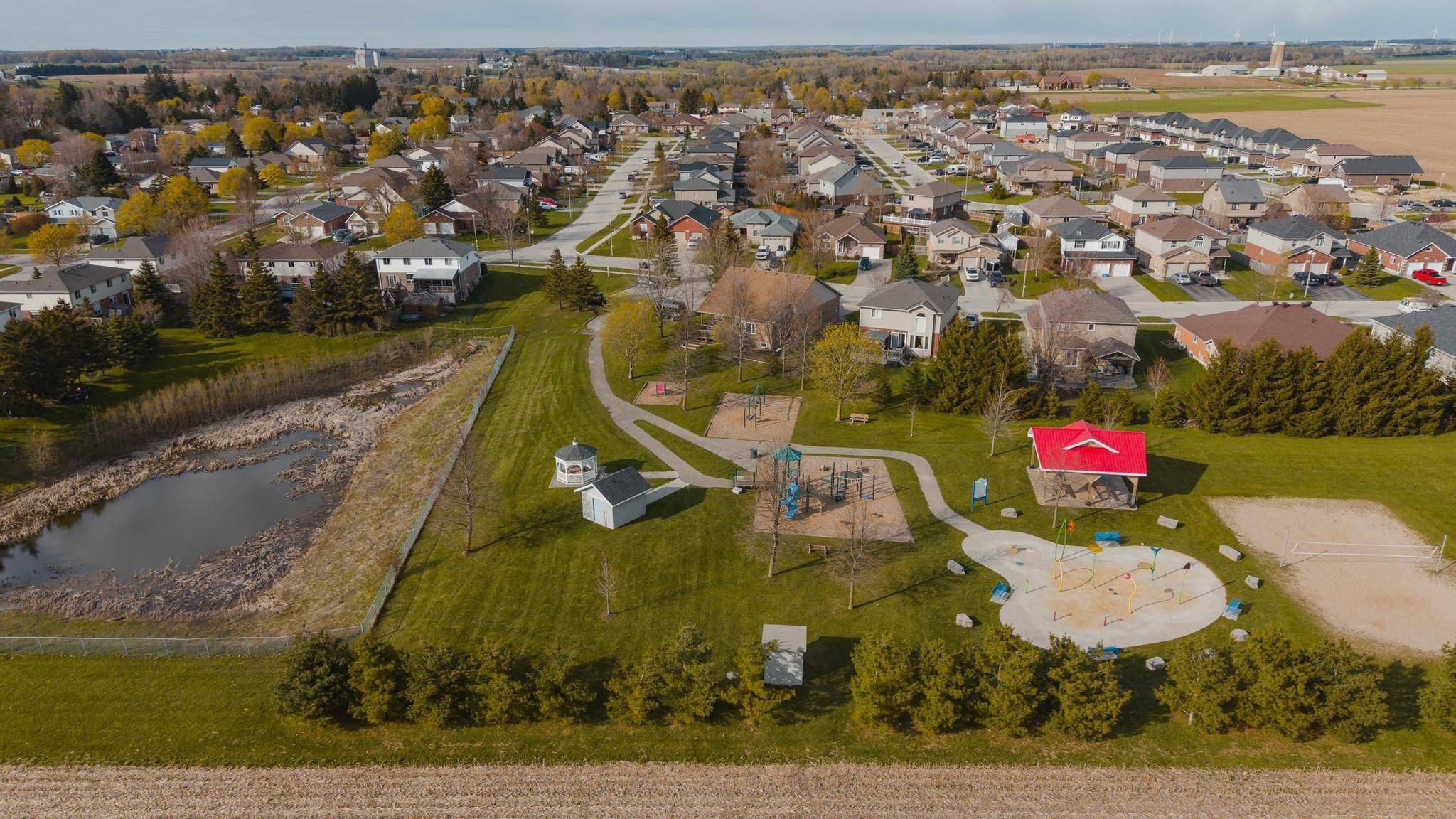 89 Andrews DR, Mapleton, ON N0G 1P0