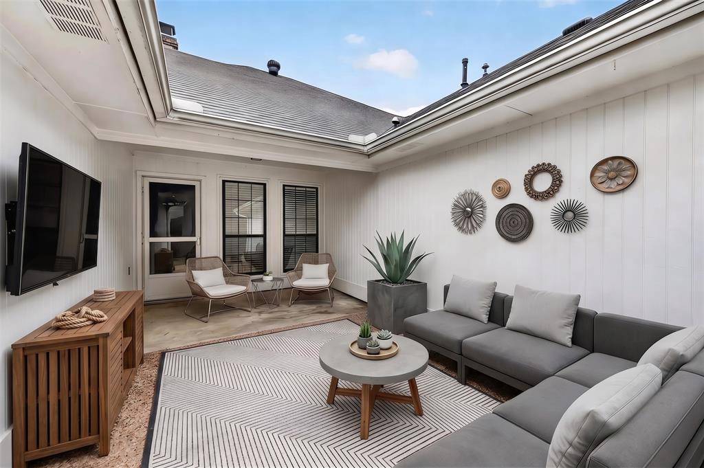 605 Meadowcrest Drive, Highland Village, TX 75077